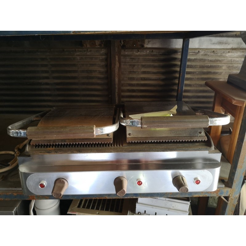 ΔΙΠΛΗ ΤΟΣΤΙΕΡΑ ΕΠΑΓΓΕΛΜΑΤΙΚΗ